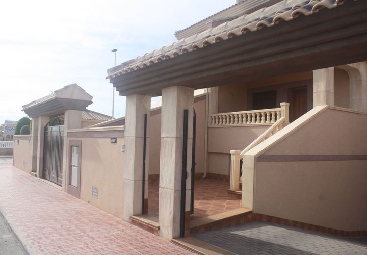 Rækkehus i Torrevieja, Alicante, Torrevieja - € 330.000 | Ref: W-0477KA - foto 1